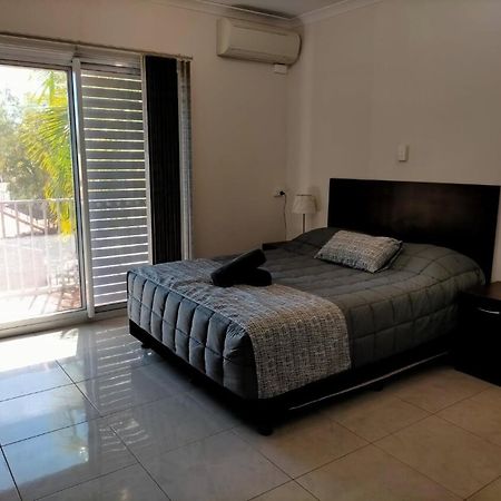 Derby Lodge Self Contained Apartments מראה חיצוני תמונה