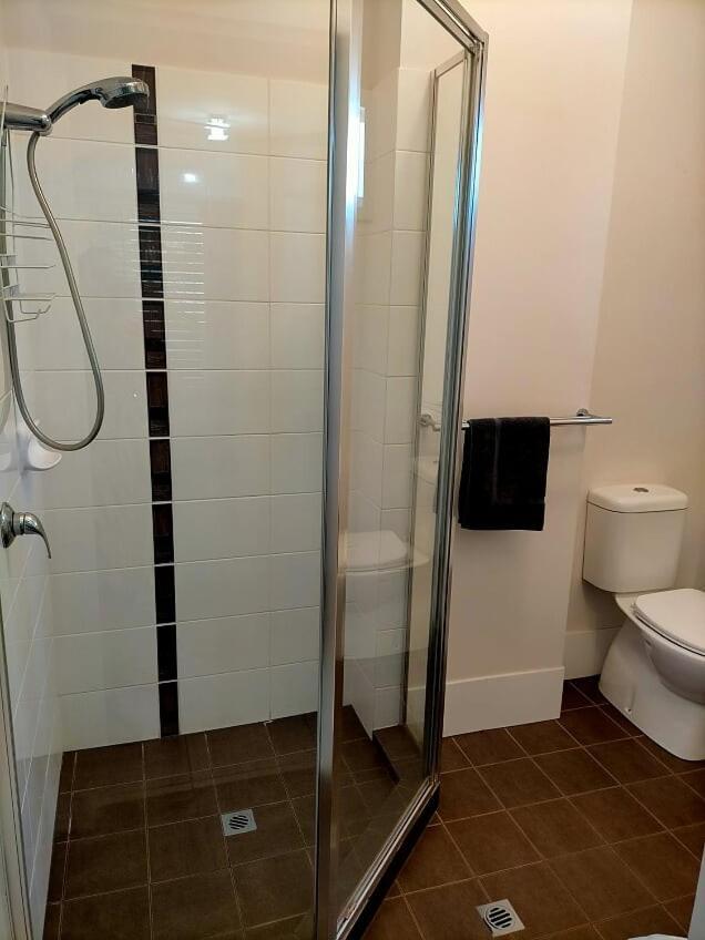 Derby Lodge Self Contained Apartments מראה חיצוני תמונה