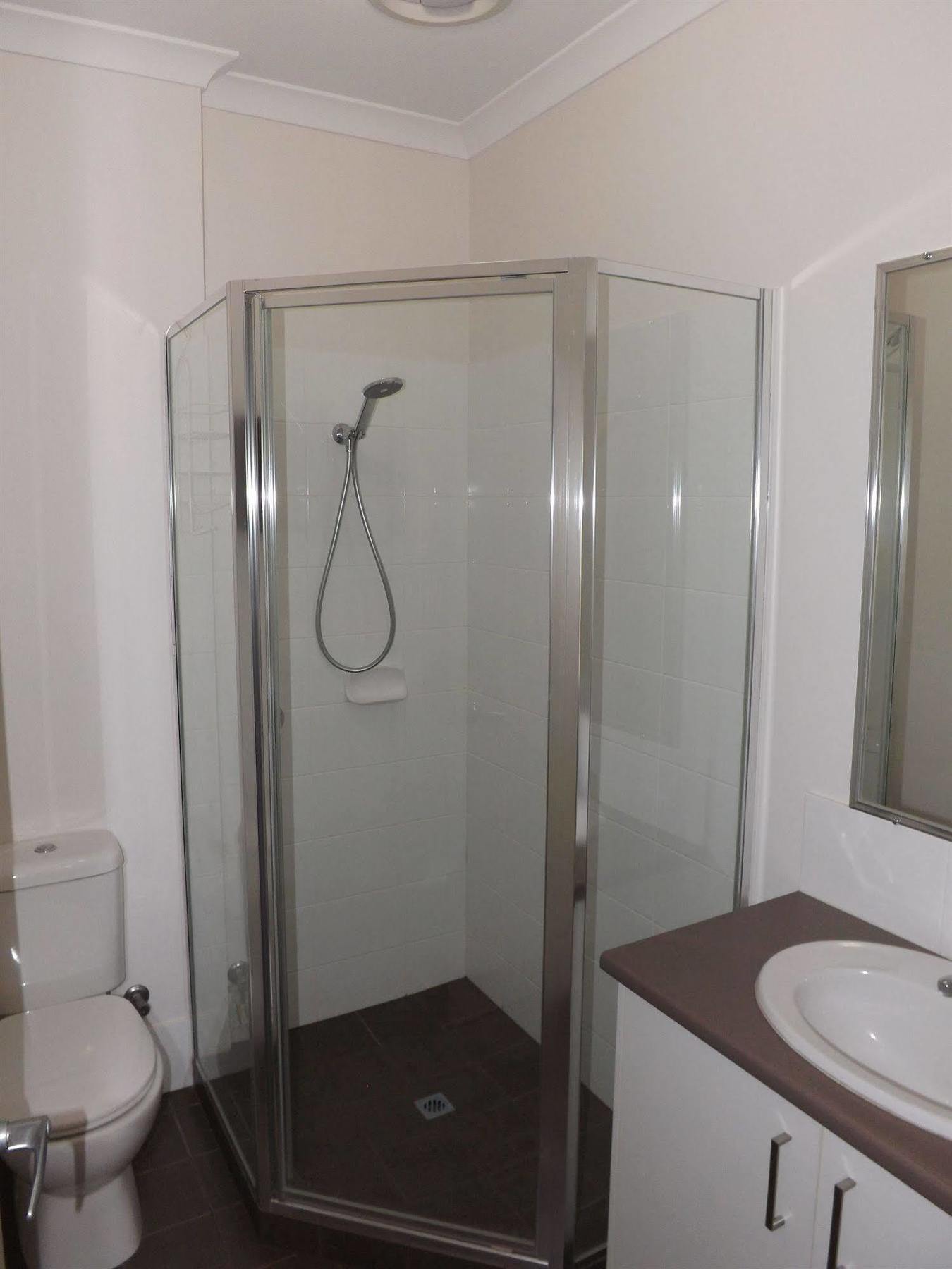 Derby Lodge Self Contained Apartments מראה חיצוני תמונה