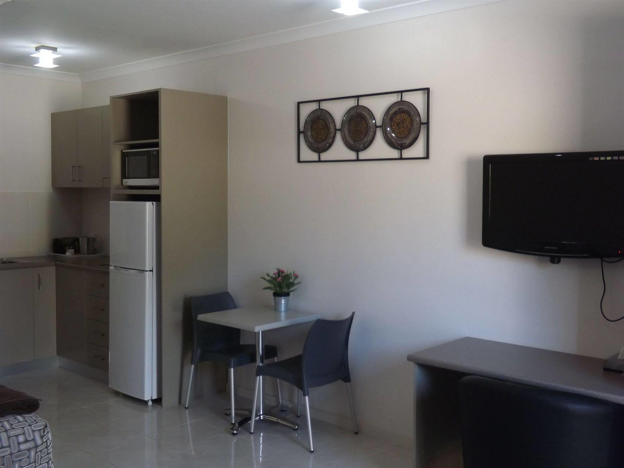 Derby Lodge Self Contained Apartments מראה חיצוני תמונה